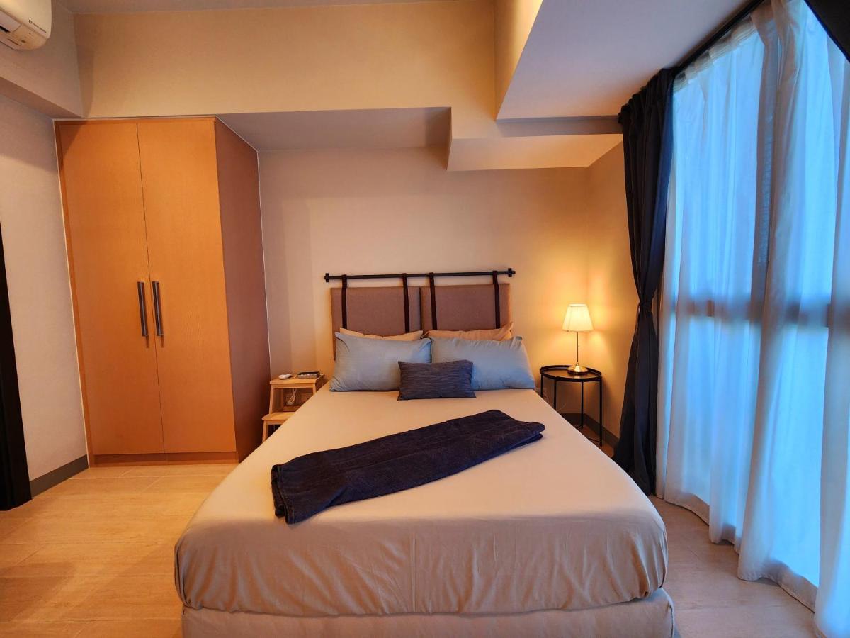 Spacious 7U Homey Unit Steps Away From Uptown Mall And Mitsukoshi Mall Free Parking With Washer Manille Extérieur photo