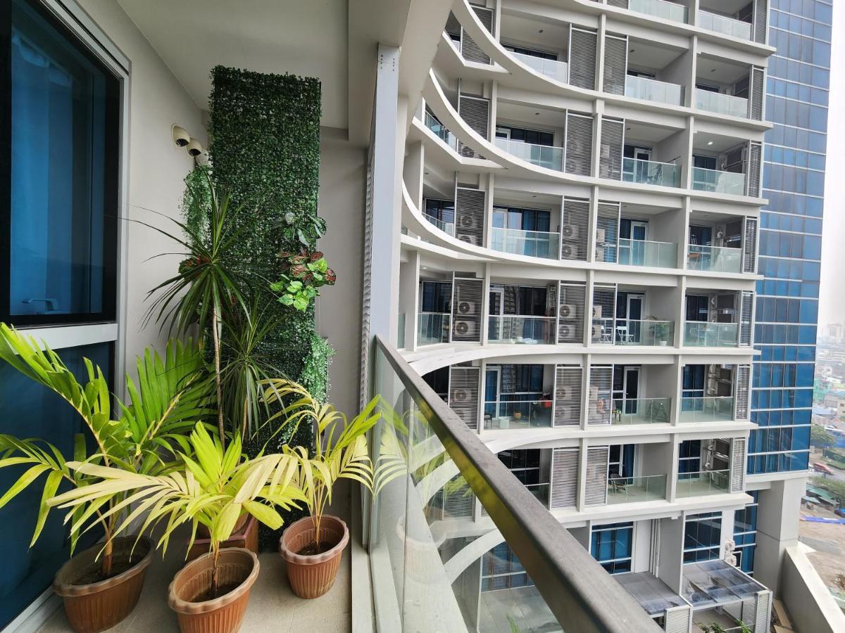 Spacious 7U Homey Unit Steps Away From Uptown Mall And Mitsukoshi Mall Free Parking With Washer Manille Extérieur photo