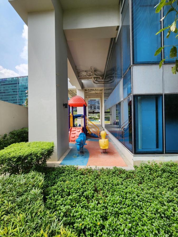 Spacious 7U Homey Unit Steps Away From Uptown Mall And Mitsukoshi Mall Free Parking With Washer Manille Extérieur photo