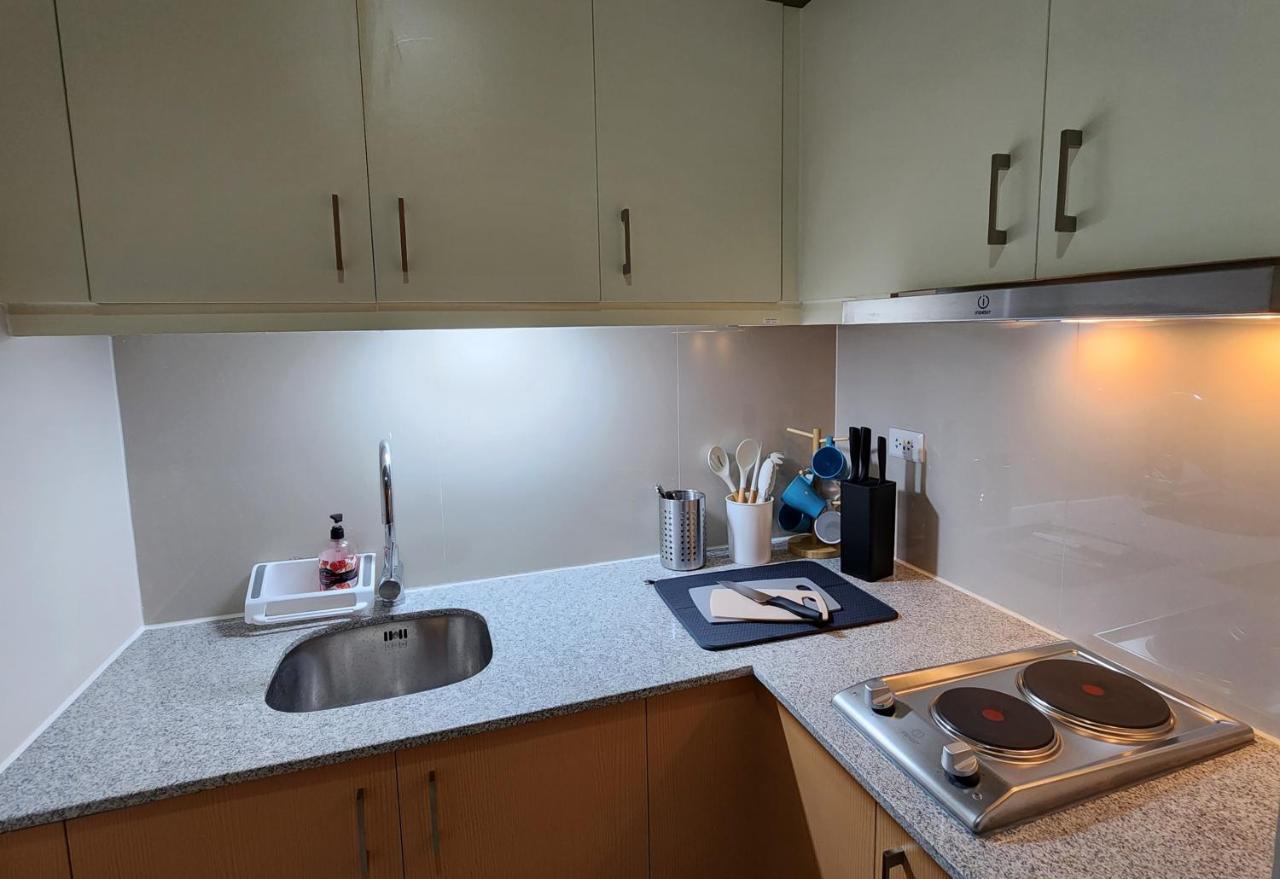Spacious 7U Homey Unit Steps Away From Uptown Mall And Mitsukoshi Mall Free Parking With Washer Manille Extérieur photo